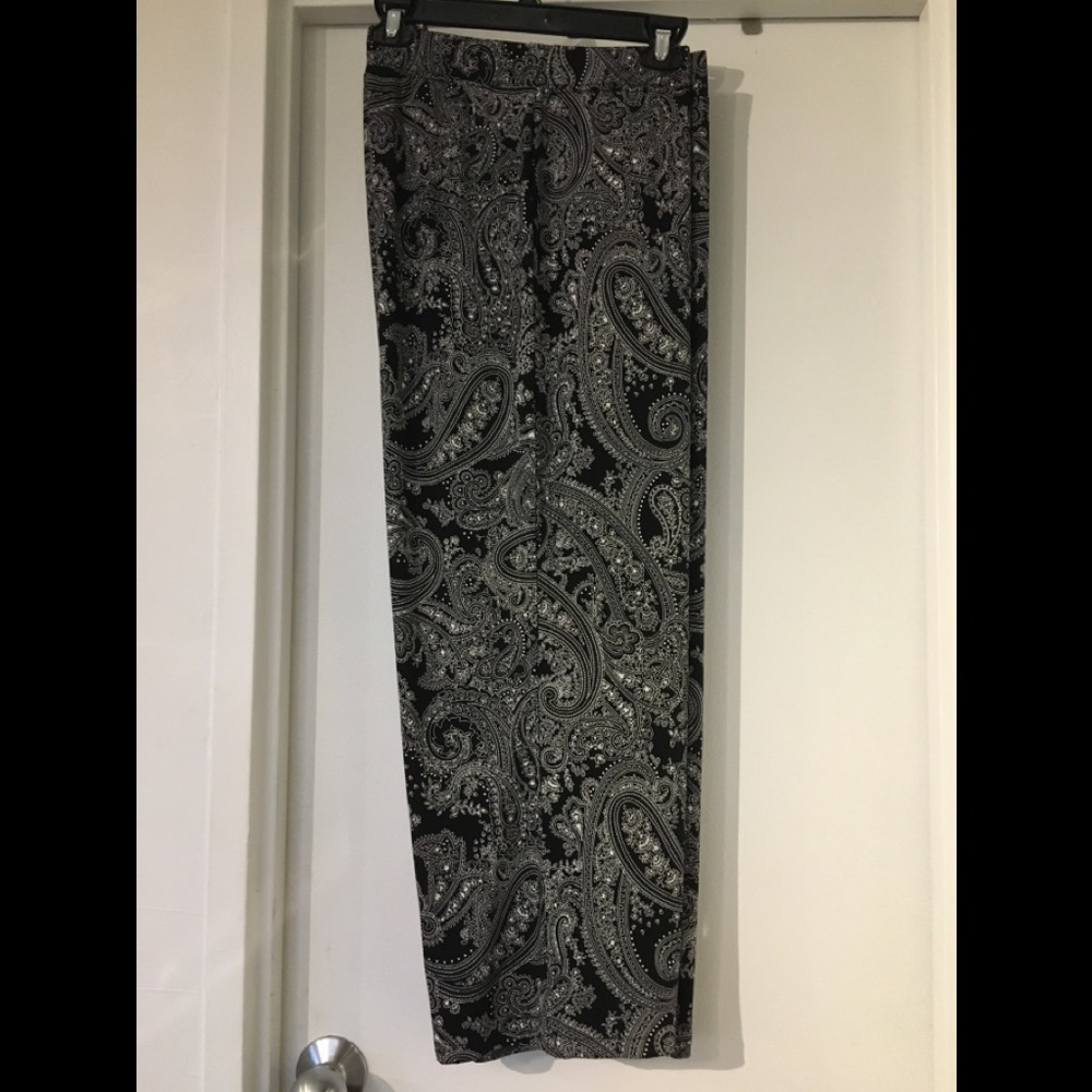 Susan Graver Palazzo pants Black & White paisley